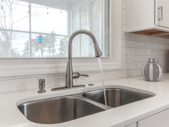 21-LandsEndDr_ChapinSC-Kitchen
